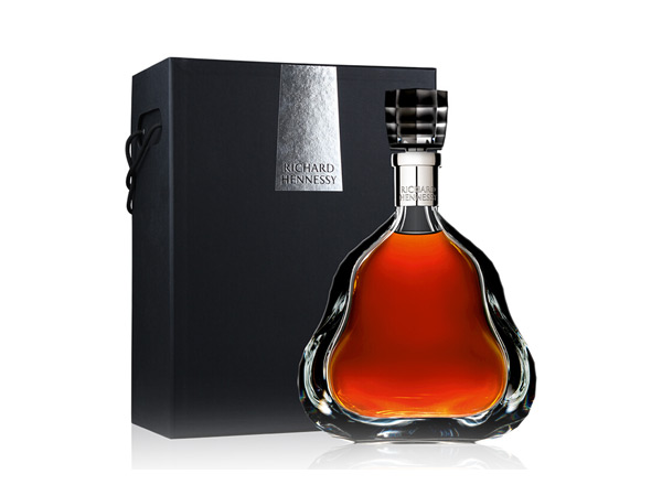 大足收购轩尼诗李察XO回收Hennessy洋酒干邑白兰地700ml
