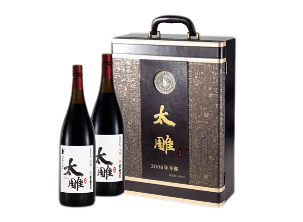 大足回收太雕黄酒咸亨酒店太雕黄酒2006年冬酿1.8KG*2礼盒装绍兴黄酒